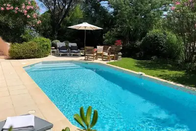 Image de Charmante Villa mit Pool und Golfplatz by Interhome