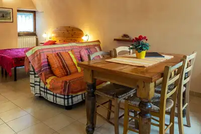 Image de Wohnung in Riva Di Solto mit Kleinem Garten by Interhome