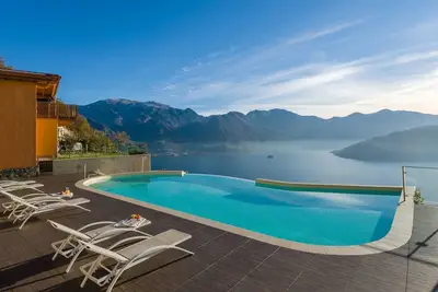 Image de mit Terrasse by Interhome