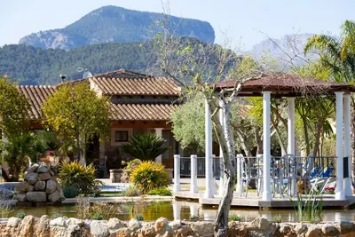 Image de Finca mit Tennisplatz und Schwimmbad by Interhome