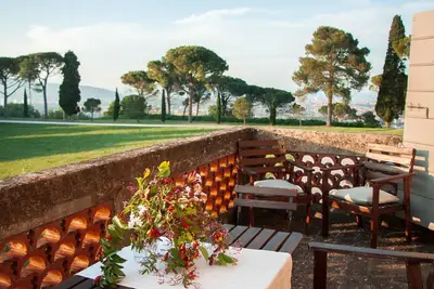 Image de Drei-Zimmer-Panorama-Wohnung mit Terrasse und Sommerpool by Interhome