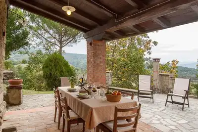 Image de Geranei Haus mit Schwimmbad zwischen Florenz und by Interhome