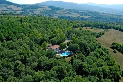 Image de Villa Pruneto mit Pool in den Hügeln der Toskana by Interhome