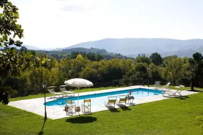 Image de Villa Liz' Anwesen mit privatem Pool by Interhome