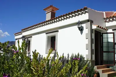 Image de Villa Lucas mit Gartenterrasse und Schwimmbad by Interhome