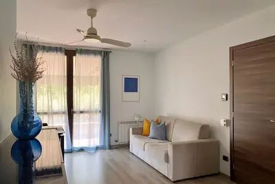 Image de Gemütliche Drei-Zimmer-Wohnung mit Balkon by Interhome