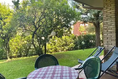 Image de Gemütliche Zweizimmerwohnung mit Garten by Interhome