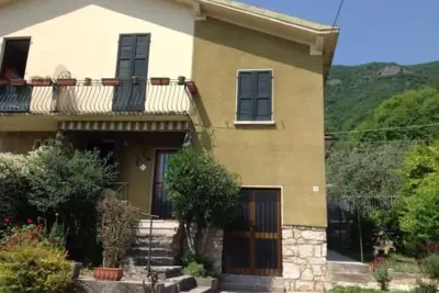 Image de in Salò mit Grill, Terrasse und Garten by Interhome