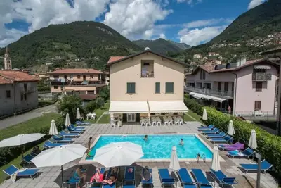 Image de Wohnung in Domaso mit privatem Parkplatz by Interhome