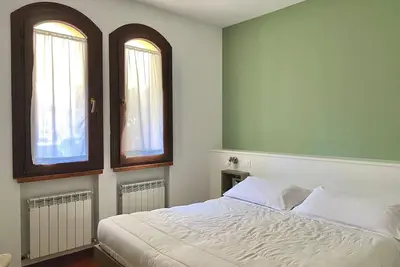 Image de Gemütliche Drei-Zimmer-Wohnung mit Garten by Interhome