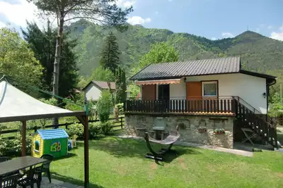 Image de Freistehendes Haus mit eingezäuntem Privatgarten by Interhome