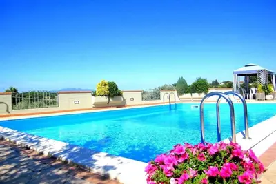 Anwesen mit Gemeinschaftspool by Interhome
