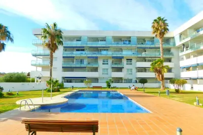 Image de Wohnung mit privatem Parkplatz und Gemeinschaftspool by Interhome