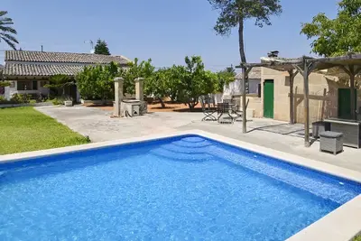 Image de Finca \"Valls\" mit Garten, Grill und Terrasse by Interhome