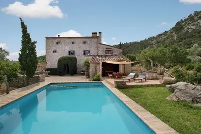 Image de Guillo. 300 Jahre Geschichte an einem zeitlosen Ort by Interhome