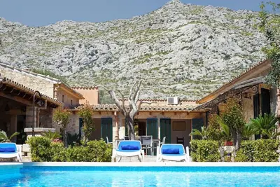 Image de Charmante ländliche Villa Martorell mit Schwimmbad by Interhome