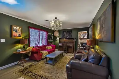 Image de Vervain Villa, Stay With Vampire Diaries Props