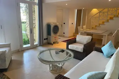 Image de Beachfront 3 Bdr duplex in heart of Abu tig Marina