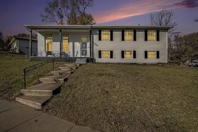 Image de The Modern Rustic Retreat