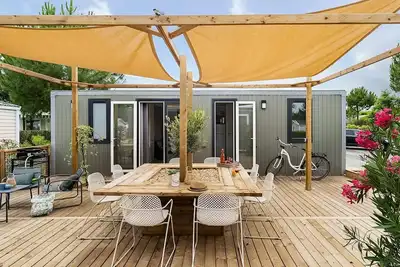 Image de Cottage Friends 7 pièces 10 personnes Climatisé ****