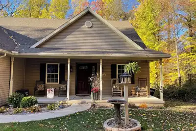 Image de Handicap Accessible First Floor Home in the Woods Near Amish Country