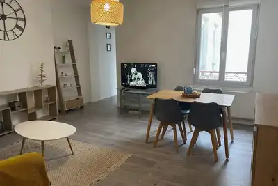 Image de Central avec 2 grandes chambres bien séparées et parking facile