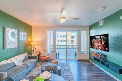 Image de Cozy unit near Westgate | Balcony-Pool-Gym-Parking