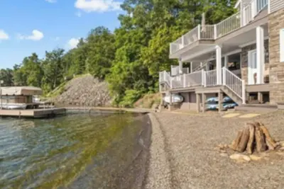 Image de Lake Paradise - lakefront luxury finger lakes home
