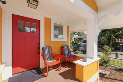 Image de Walk to Restaurants & Coffee + Bbq w/Outdoor Seating + Tesla Ev Charger