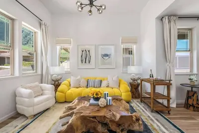 Image de Marbella Lane - 7br home w Mountain Ocean Views