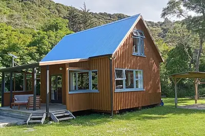 Image de Takaka. Paradise in Parapara, river across road, beach 5mins by car. Native bush