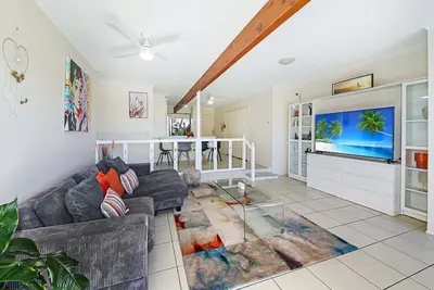 Image de Wonderful Waterfront Apartment with Pool