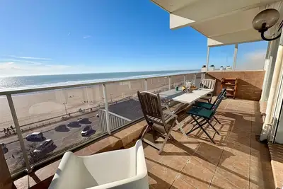 Image de Superbe appartement 2 chambres - Dernier étage - Parking privatif sécurisé