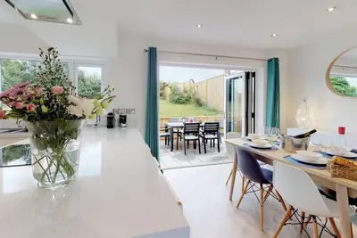 2 Bed in Abersoch (oc-pendui)
