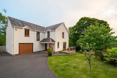 Image de 4 Bed in Tresaith (oc-bow158)