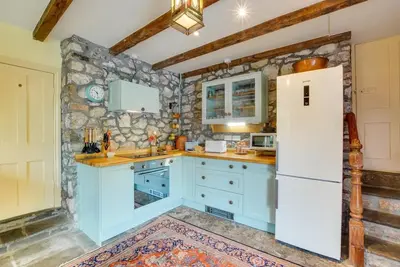 5 Bed in Llanmadoc (oc-hh2111)