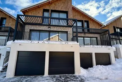 Image de Chalet du Cerf Blanc Risoul 1850\nNeuf, baie vitrée sur terrasse, 200m des pistes