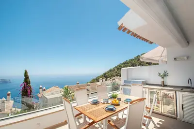 Image de Luxury terraced house with jacuzzi and pool. Amazing ocean and mountain views.