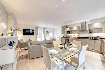 2 Bed in Dartmouth (oc-bc4196)