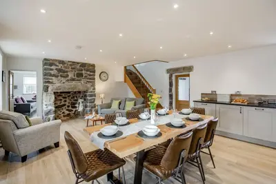 Image de 4 Bed in Rhoshirwaun (oc-bow324)