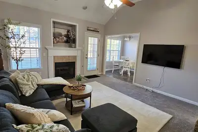 Image de Furnished 3br Home for 30+ Day Professional Stays