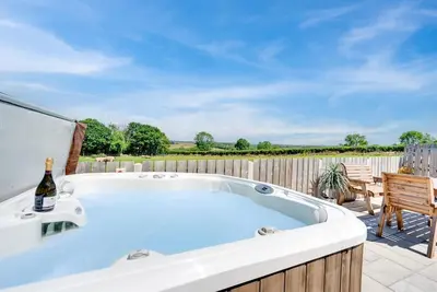 Image de 3 Bed in Aberaeron (oc-bow330)