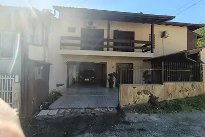 House with swimming pool