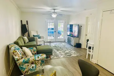 Image de Two-bedroom, two-bath property within one mile of Ole Miss.