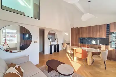 Image de Agence Henri Camille-Constantine- 1 chambre Duplex en ville