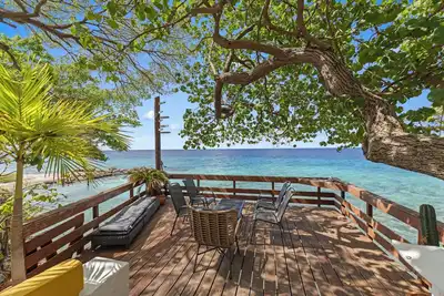 Unique villa with private ocean access