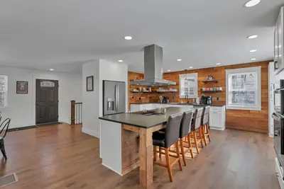 Image de Entertainers Delight! Spacious 5-bedroom house in peaceful Warsaw