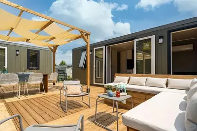 Image de Cottage Friends 7 pièces 10 personnes Climatisé ****