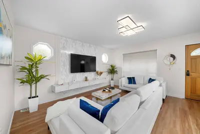 Image de Luxury home: Garden | Parking | Deck | Bbq | Games | Games