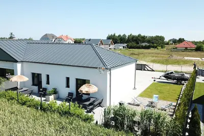 Image de Helles Appartement in Paprotno mit Terrasse by Interhome